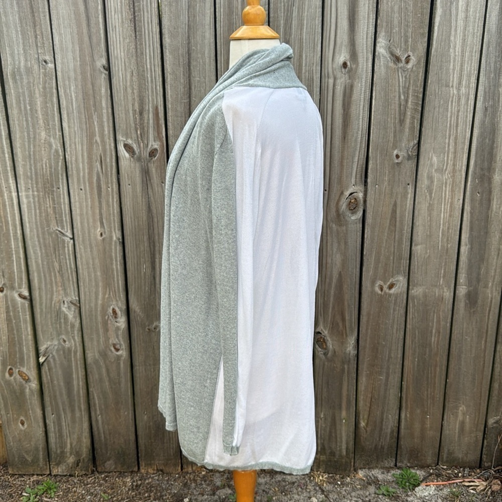 Armani Collezioni gray and white sweater, size 8 - Picture 2 of 5